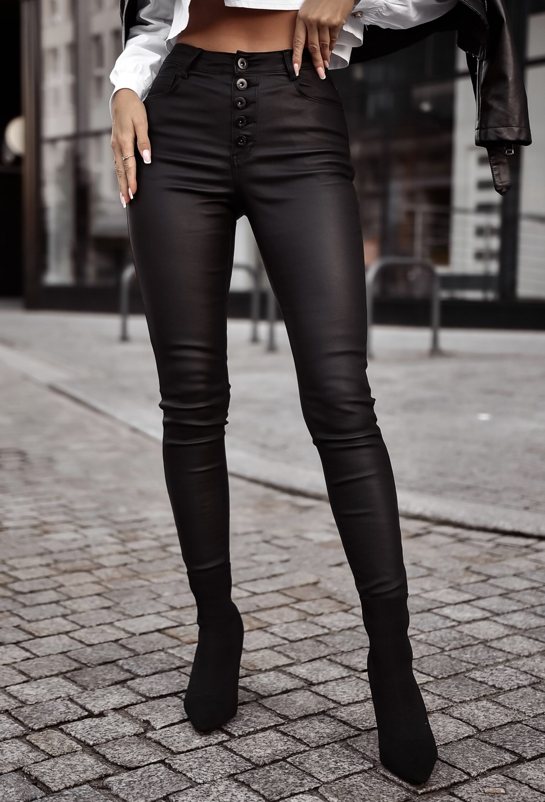 Woskowane spodnie Danis Buttons – czarne