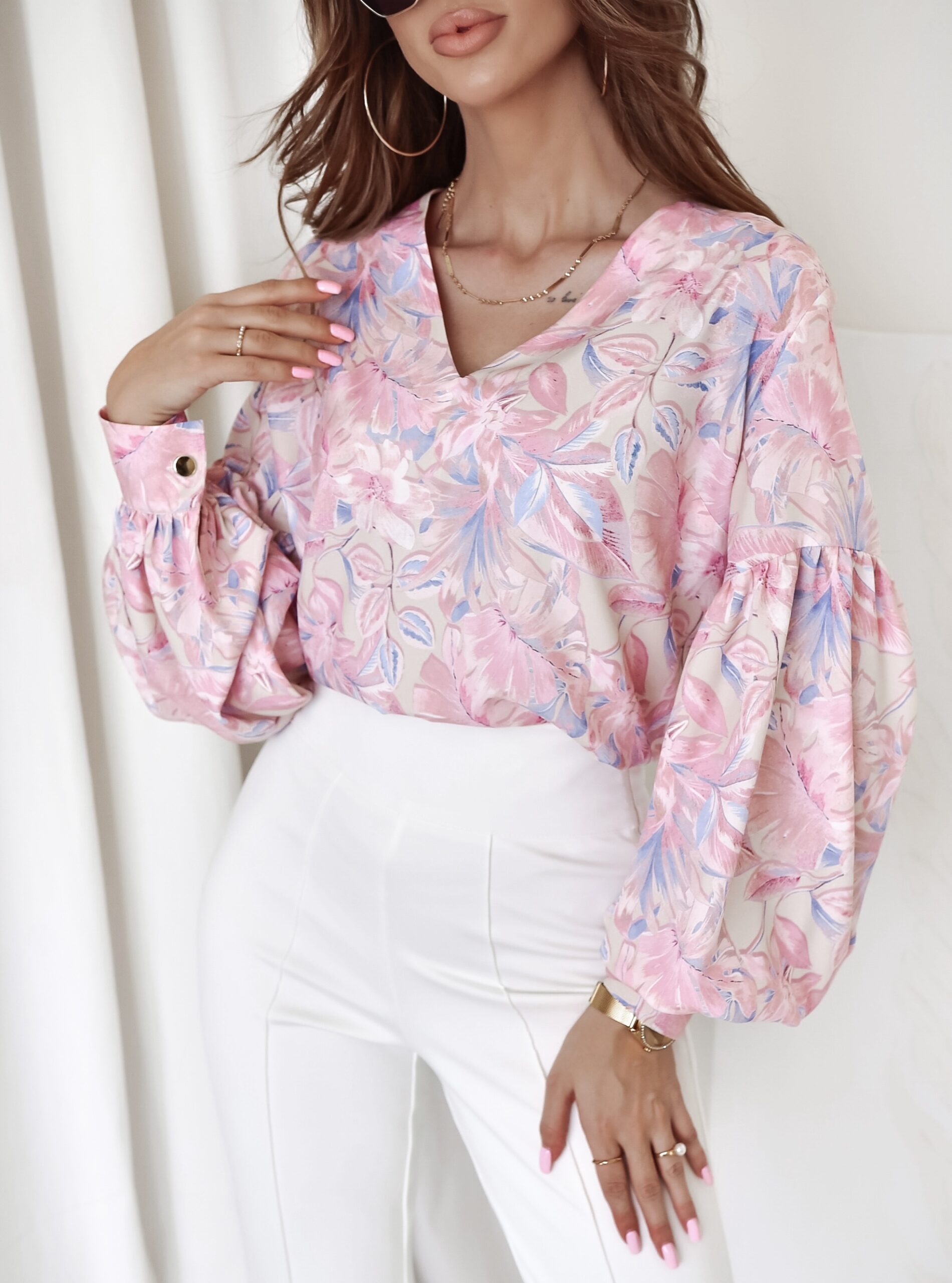 Elegancka bluzka Amello – pastelowe kwiaty