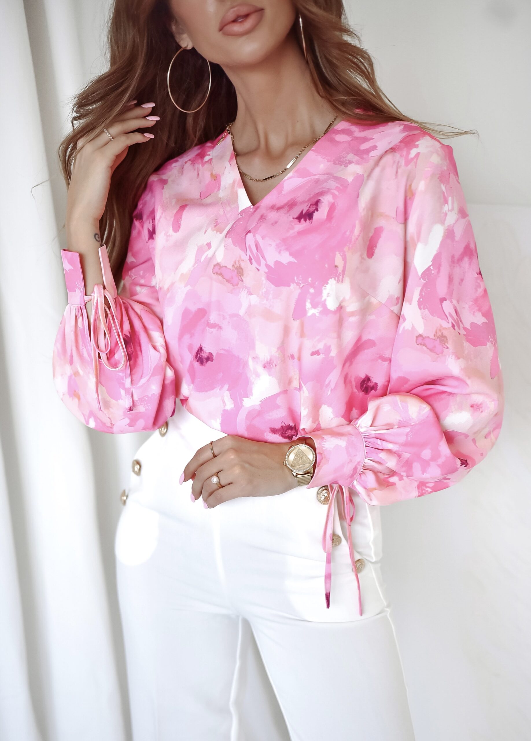 Elegancka bluzka Sellia – różowe wzory